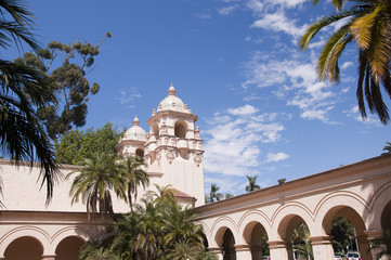 Fototapeta na wymiar Architektura hiszpańska w Balboa Park w San Diego w Kalifornii USA