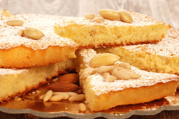 TORTA  CON MANDORLE E PINOLI (CAKE WITH ALMOND AND PINE NUTS)