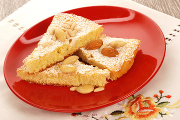 TORTA  CON MANDORLE E PINOLI (CAKE WITH ALMOND AND PINE NUTS)