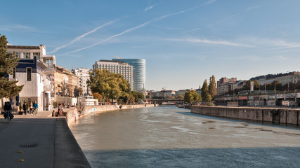 Naklejka premium Donaukanal in Wien
