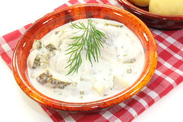 marinierter Sahnehering mit Dill