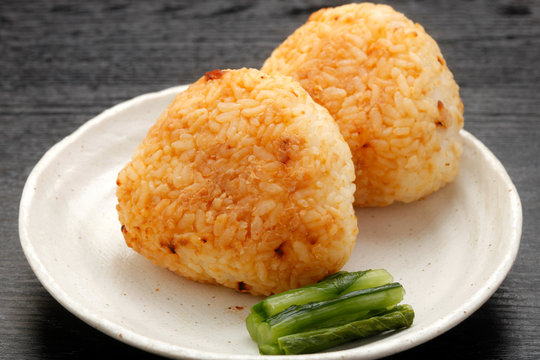 焼き味噌おにぎり のストック写真 ロイヤリティフリーの画像 ベクター イラスト Adobe Stock 焼き味噌おにぎり のストック写真 ロイヤリティフリーの画像 ベクター イラスト Adobe Stock