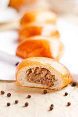 Пирожок с мясом