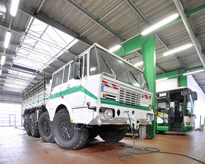 LKW Werkstatt - Truck Service