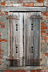 vecchia finestra di legno