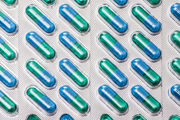 Capsules packed in blisters