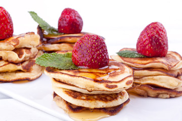pancakes with strawberry