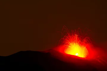 Foto op Plexiglas Vulkaan spectaculaire vulkaanuitbarsting