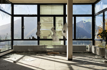abandoned building, empty room with window