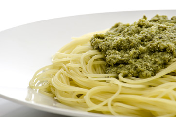 Spaghetti with pesto