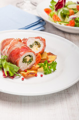 chicken breast in parma ham stufed with gorgonzola