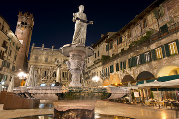 Obraz premium Piazza delle Erbe by Night in Verona Italy