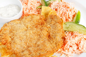 Schnitzel with fresh vegetables