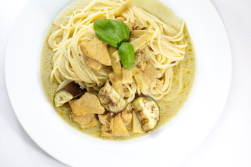 Spaghetti with green curry