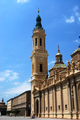 Basilique et place du pilar, Saragosse, Espagne