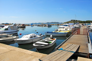 Fototapeta na wymiar Pakostane mały port, Chorwacja