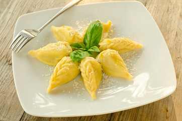 Culurgione con pecorino, cucina sarda