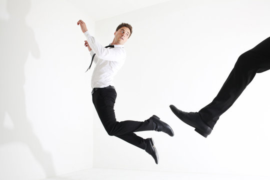 Expulser &agrave; coup de pied