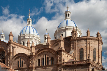 Fototapeta na wymiar Cathedral of Cuenca, Ecuador