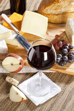 Red Wine And Cheese Plate