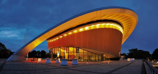Abwaschbare Fototapete Berlin Berlin Kongresshalle am Abend