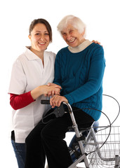 241112 Oma mit Rollator