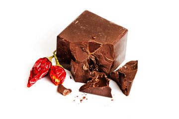Blocco di cioccolato fondente piccante