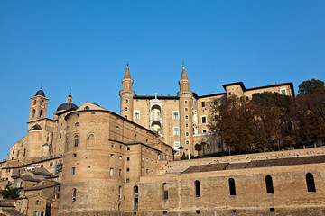 Fototapeta na wymiar Urbino, Pałac Książęcy i Katedra