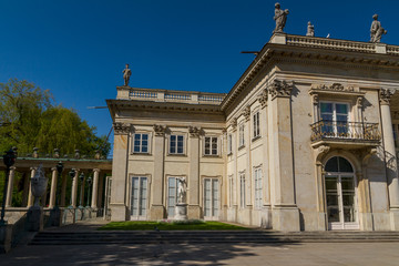 Fototapeta na wymiar Pałac Łazienkowski w Łazienkach, Warszawa. Lazienki Krolewski