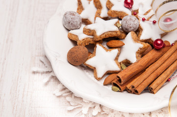 Christmas cookies with festive decoration © Kamila Cyganek