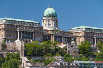 Fototapeta na wymiar zabytkowy Pałac Królewski w Budapeszcie