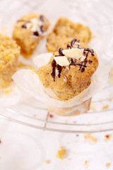 Kürbismuffins mit weisser Schokolade