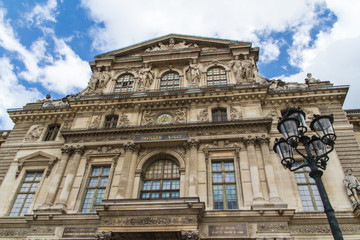 Fototapeta premium PARIS - JUNE 7: Louvre building on June 7, 2012 in Louvre Museum