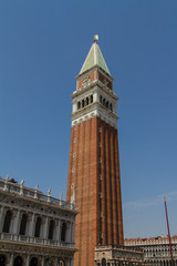 Fototapeta na wymiar Świętego Marka Campanile - Campanile di San Marco w języku włoskim, bel