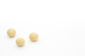 大豆　たくさん　白バック