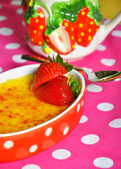 creamy mango creme brûlée
