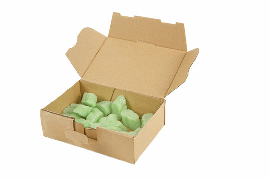 Pappschachtel mit Verpackungschips