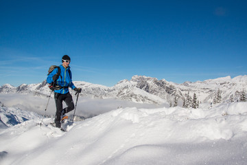 Fototapeta na wymiar Rakiety śnieżne w Alpach