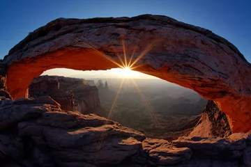 Papier Peint photo Lavable Parc naturel célèbre lever de soleil à Mesa Arch