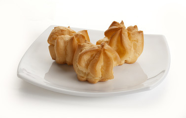Cream-filled pastry