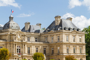 Fototapeta na wymiar Fasada Pałac Luksemburski (Palais de Luxembourg) w Paryżu,