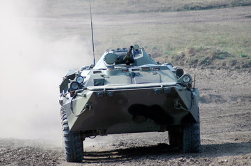 Российская бронетанковая техника в полевых условиях