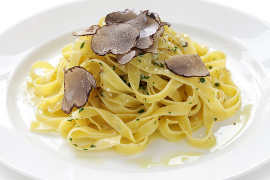 tagliatelle with truffles, italian pasta dish