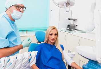 Obraz premium Dentist with patient