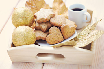 gingerbreads with coffee