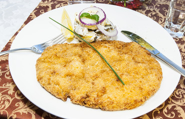 Шницель свиной с гарниром
