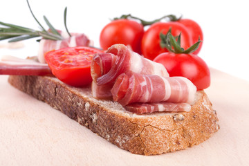 Sandwich with bacon