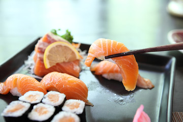 Salmon Sushi set