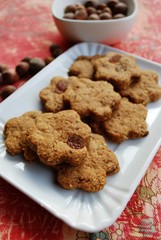 Cinnamon cookies with raisins and hazelnuts