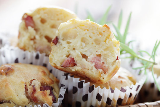muffins with becon and apple